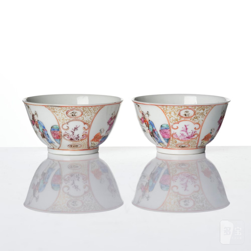 A pair of famille rose 'figural' tea cups with saucers, - 图8